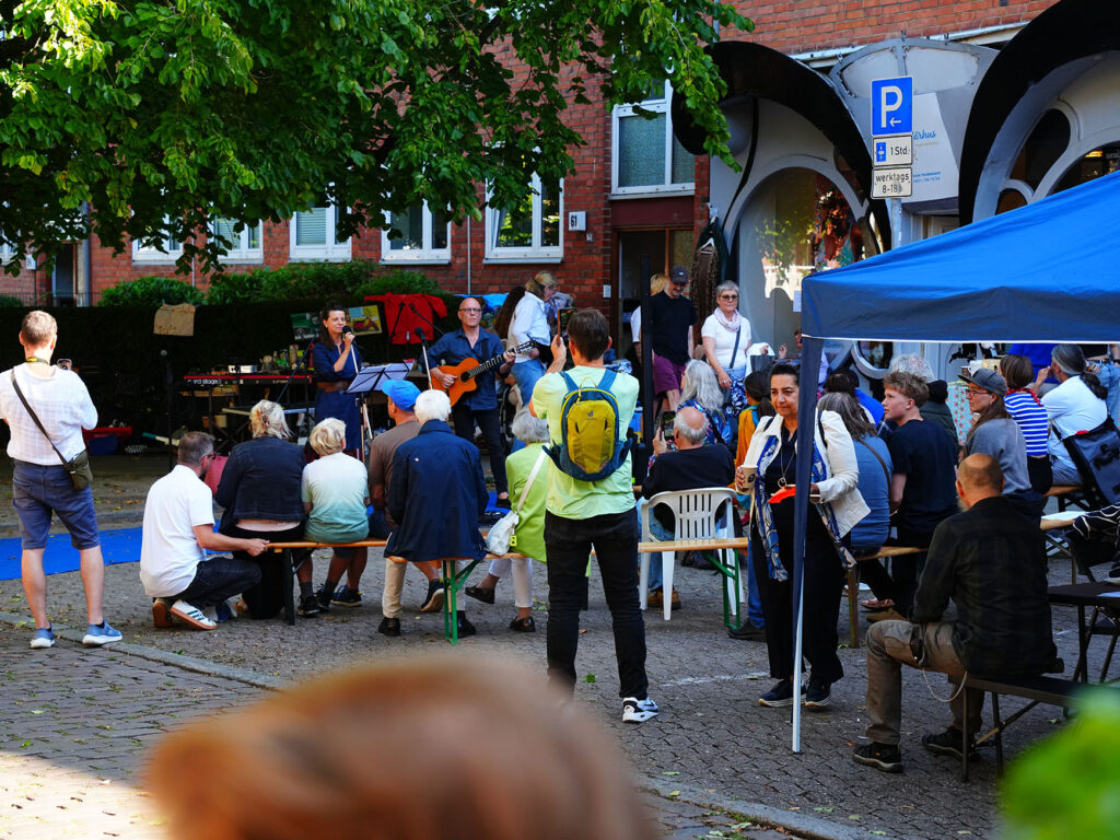 Strassenfest gegen Abriss Lornsenstrasse